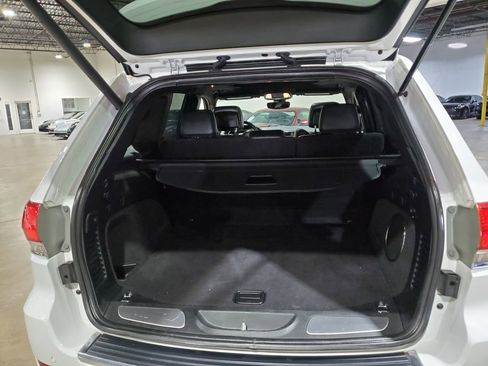 Used 2018 Jeep Grand Cherokee Limited w/ Luxury Group II image 43