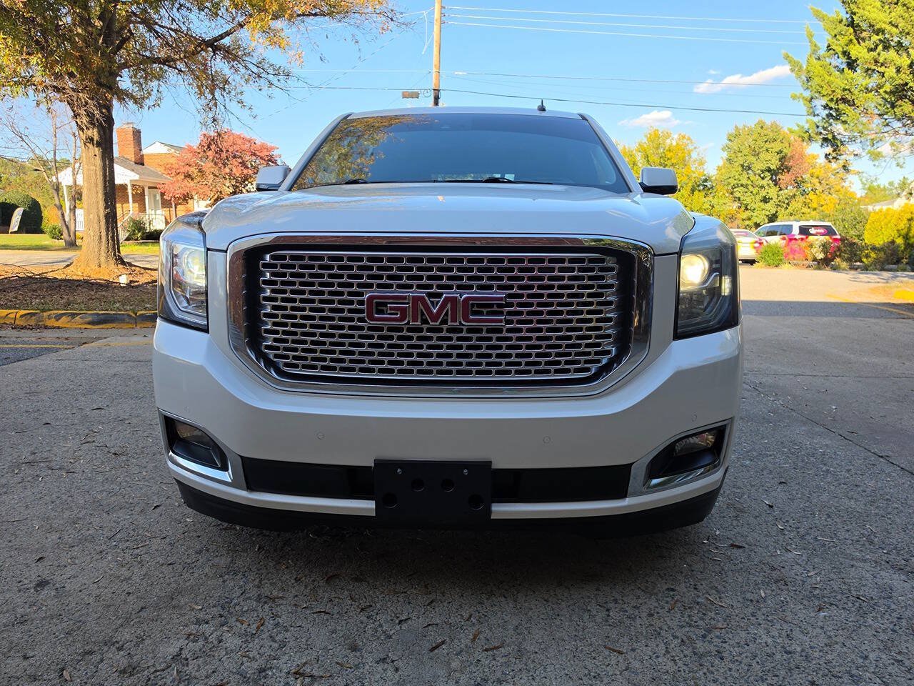 Used 2015 GMC Yukon Denali w/ Touring Package AWD/4WD image 42