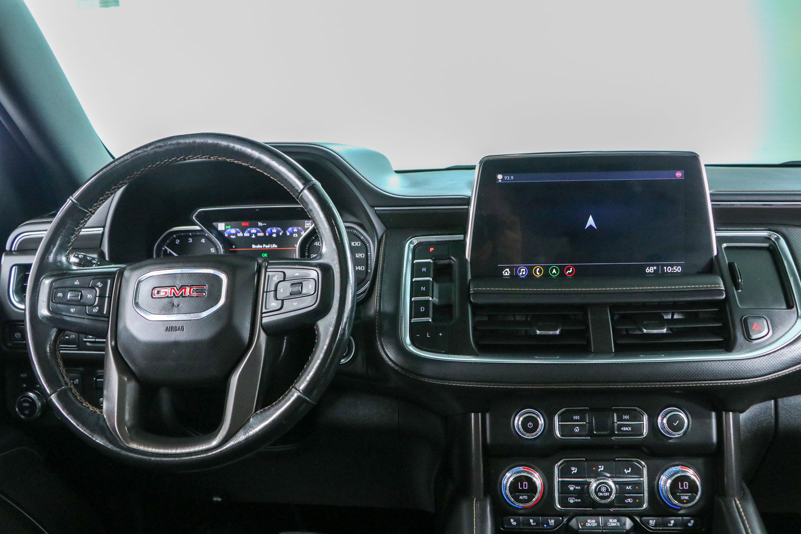 Used 2021 GMC Yukon XL AT4 w/ AT4 Premium Plus Package AWD/4WD image 18