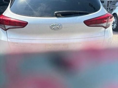 Used 2016 Hyundai Tucson SE w/ Option Group 02 AWD/4WD image 6