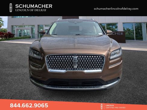 Used 2022 Lincoln Nautilus FWD image 2