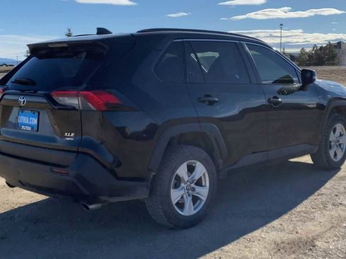 Used 2019 Toyota RAV4 XLE image 4