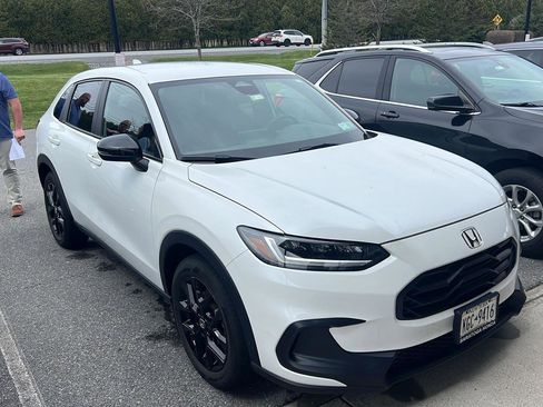 Used 2023 Honda HR-V Sport image 3