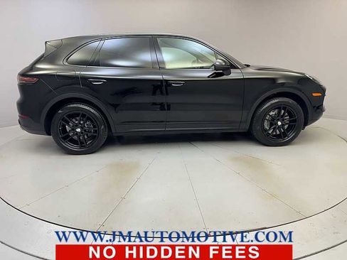 Used 2021 Porsche Cayenne image 6