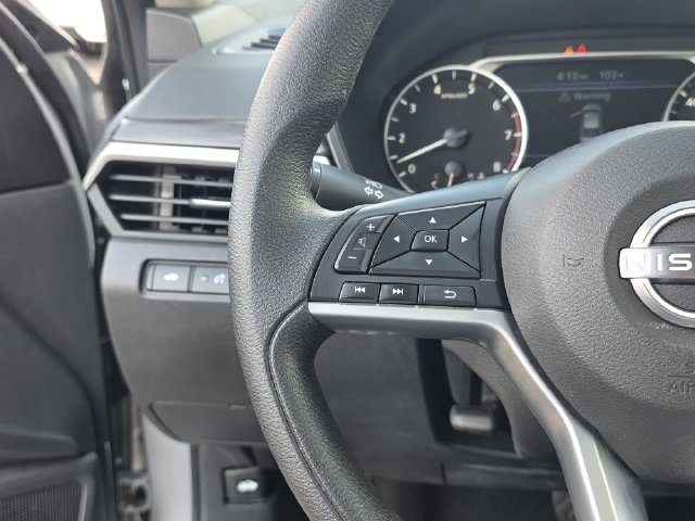 Used 2025 Nissan Altima 2.5 SV FWD image 24