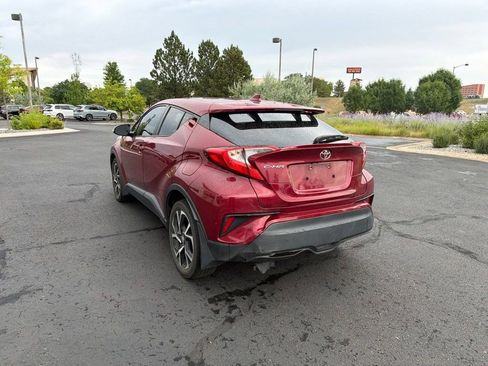 Used 2018 Toyota C-HR XLE FWD image 3