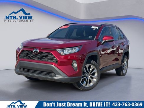 Used 2021 Toyota RAV4 XLE Premium image 1
