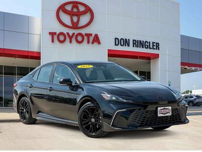 Used 2025 Toyota Camry SE w/ Convenience Package