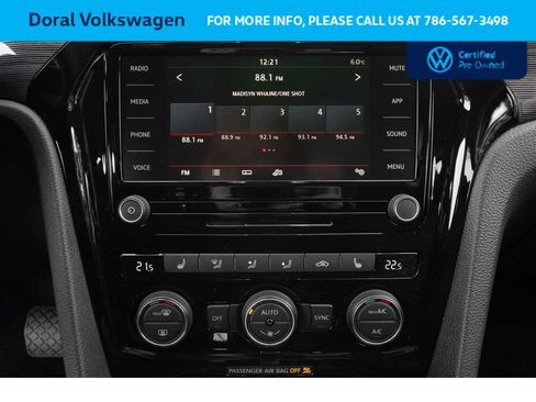 Used 2021 Volkswagen Passat 2.0T SE FWD image 11