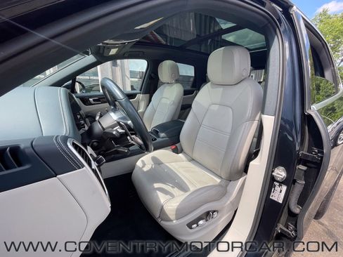 Used 2019 Porsche Cayenne S image 23