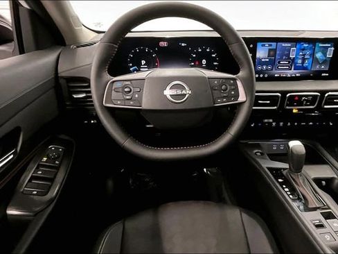 New 2026 Nissan Sentra SR w/ SR Premium Package FWD image 19
