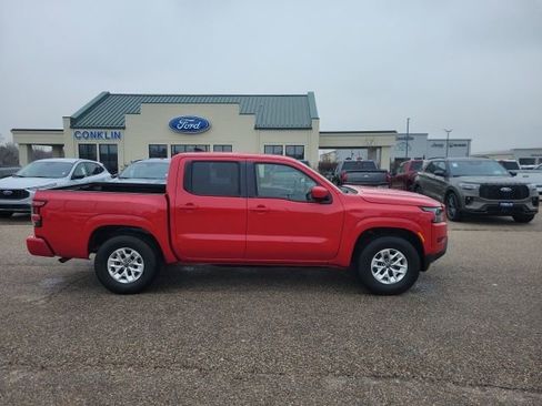 Used 2024 Nissan Frontier SV image 20