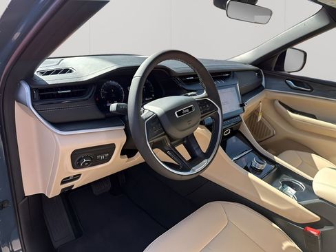 New 2026 Jeep Grand Cherokee L Limited image 25