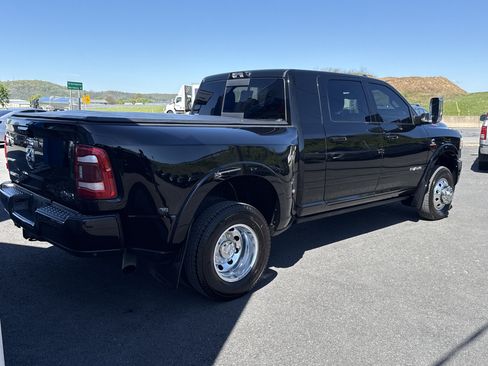 Used 2022 RAM 3500 Laramie AWD/4WD image 3
