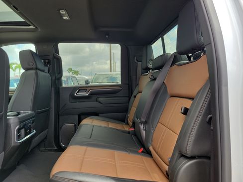 Used 2024 Chevrolet Silverado 2500 High Country w/ High Country Premium Package AWD/4WD image 20