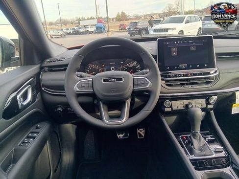 New 2026 Jeep Compass Latitude image 13