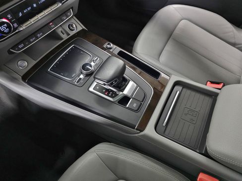 Used 2019 Audi Q5 2.0T Premium Plus w/ Premium Plus Package AWD/4WD image 25