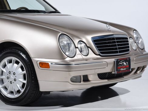Used 2001 Mercedes-Benz E 320 Sedan image 11