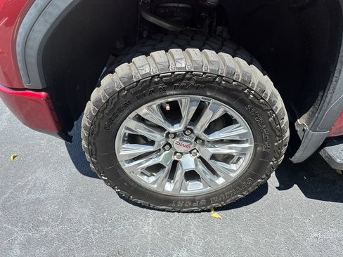 Used 2019 GMC Sierra 1500 Denali w/ Technology Package AWD/4WD image 4