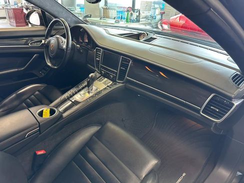 Used 2016 Porsche Panamera GTS image 40