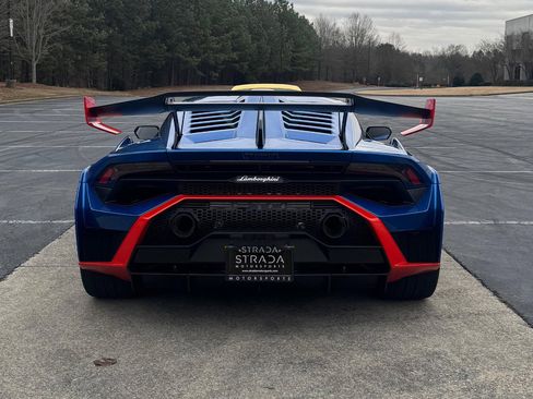 Used 2022 Lamborghini Huracan STO image 8