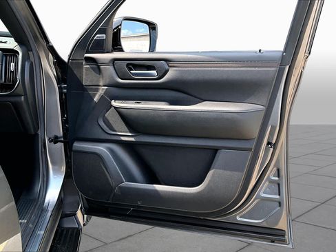 Certified 2025 Nissan Armada SL RWD image 23