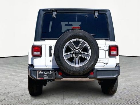Used 2020 Jeep Wrangler Unlimited Sahara image 4