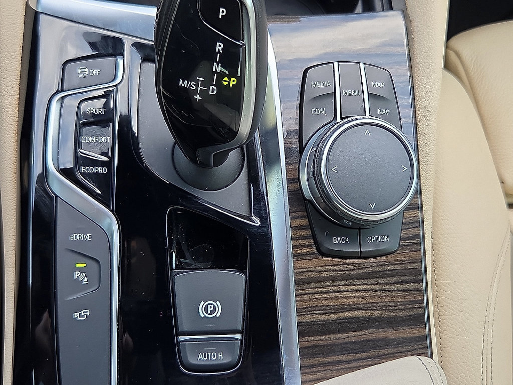 Used 2018 BMW 530e RWD image 18
