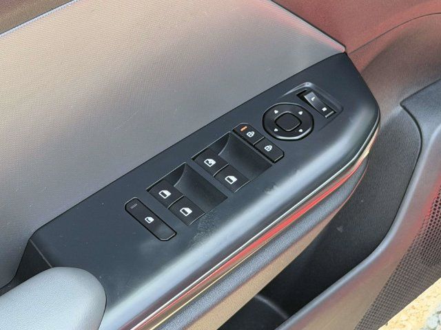 Used 2025 Kia K4 FWD image 18