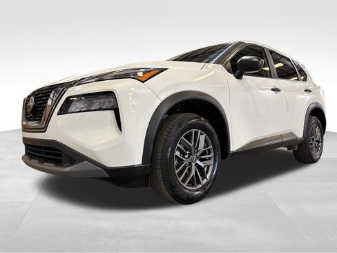 Used 2023 Nissan Rogue S image 10