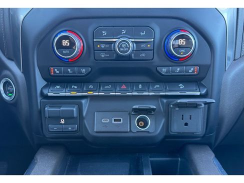 Used 2022 Chevrolet Silverado 1500 LTZ w/ LTZ Premium Package image 15