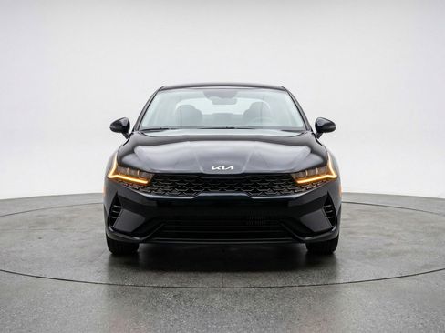 Used 2025 Kia K4 LXS image 2