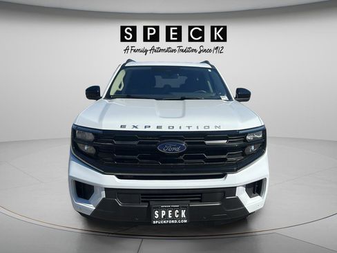 Certified 2025 Ford Expedition Active AWD/4WD image 9