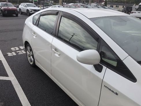 Used 2012 Toyota Prius Five FWD image 5