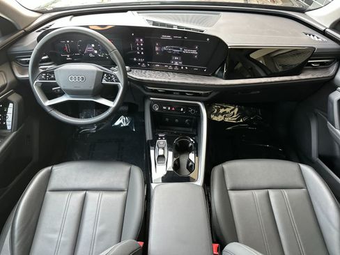 Used 2025 Audi Q5 Premium AWD/4WD image 3
