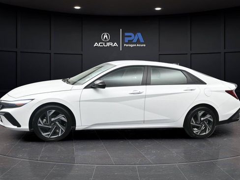 Used 2025 Hyundai Elantra SEL FWD image 24