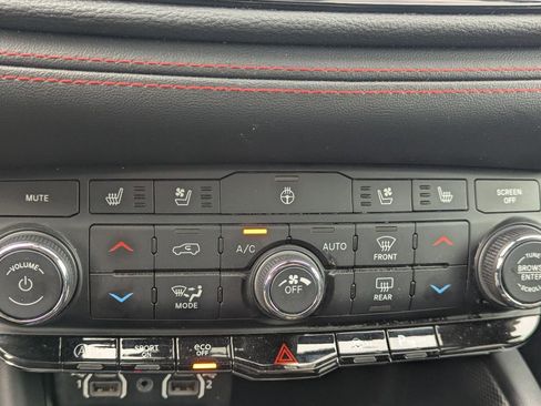 Used 2024 Dodge Durango GT image 18