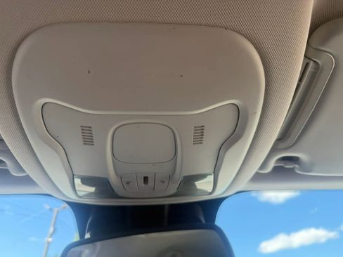 Used 2019 Jeep Renegade Trailhawk w/ LED Lighting Group AWD/4WD image 28