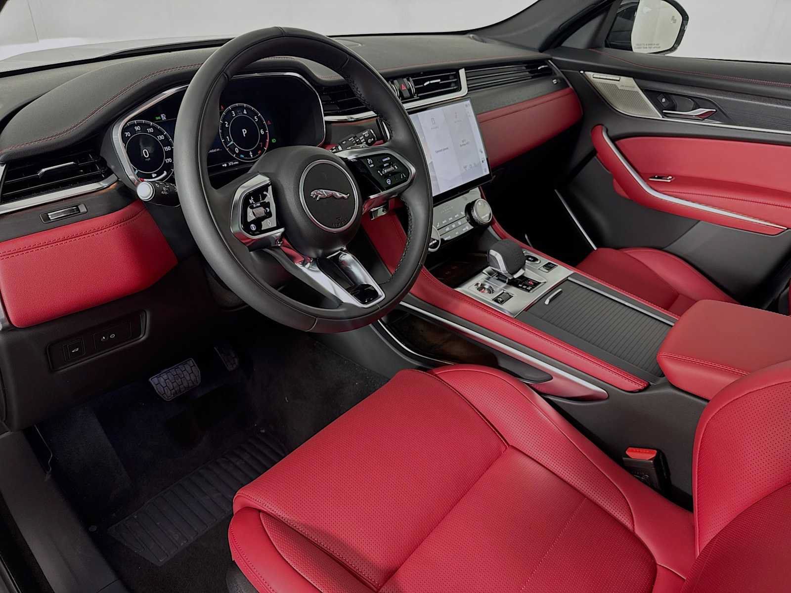 New 2025 Jaguar F-PACE R-Dynamic S AWD/4WD image 9