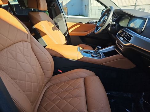 Used 2023 BMW X6 xDrive40i w/ M Sport Package image 10