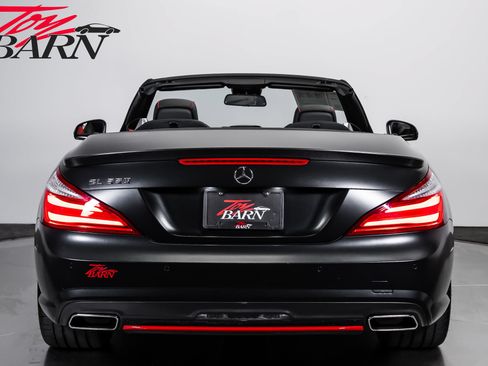 Used 2016 Mercedes-Benz SL 550 image 4