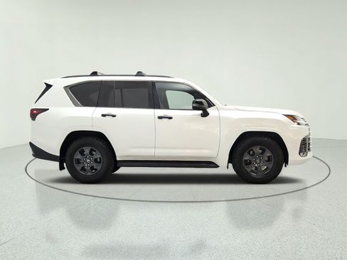 Used 2026 Lexus LX 700h Luxury w/ Appearance Package AWD/4WD image 4