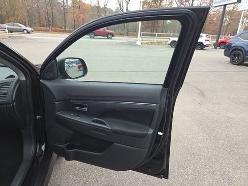 Used 2023 Mitsubishi Outlander Sport ES image 28