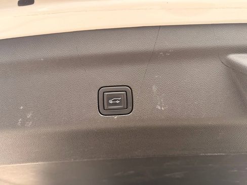 Used 2022 Cadillac Escalade Sport Platinum image 37