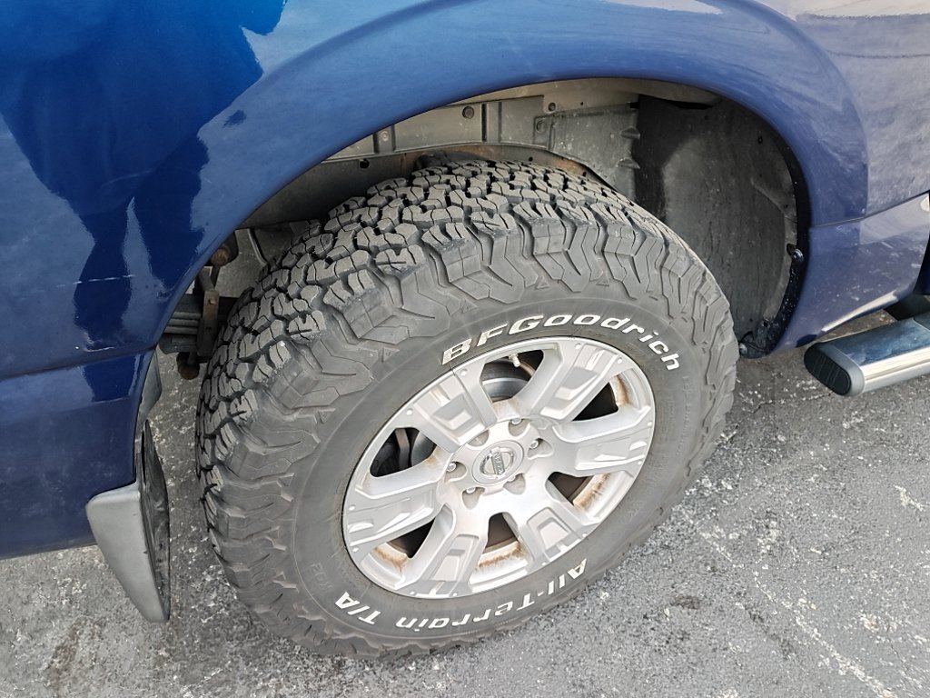 Used 2018 Nissan Titan SV w/ SV Convenience Package AWD/4WD image 9
