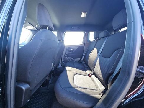 Used 2021 Jeep Renegade Latitude image 10