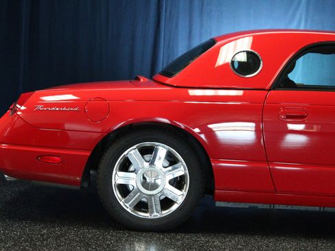 Used 2005 Ford Thunderbird RWD image 7