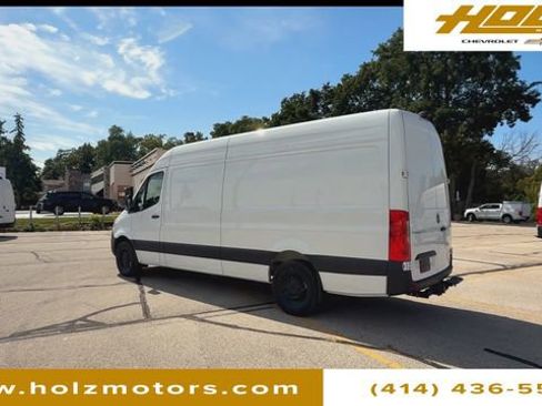 Used 2025 Mercedes-Benz Sprinter 2500 image 8