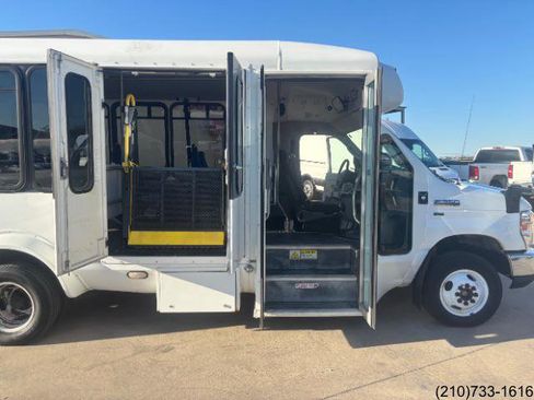 Used 2014 Ford E-350 and Econoline 350 Super Duty image 22