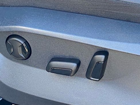 Certified 2022 Volkswagen Tiguan SE w/ Panoramic Sunroof Package image 14